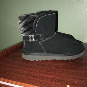 Girl uggs